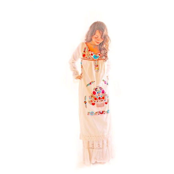 Belen Mexican Embroidered Boho Dress Long Sleeves Belen Mexican Embroidered Boho Dress Long Sleeves